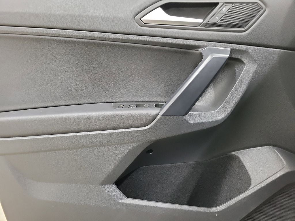 2021 Volkswagen Tiguan 2.0T SE R-Line Black