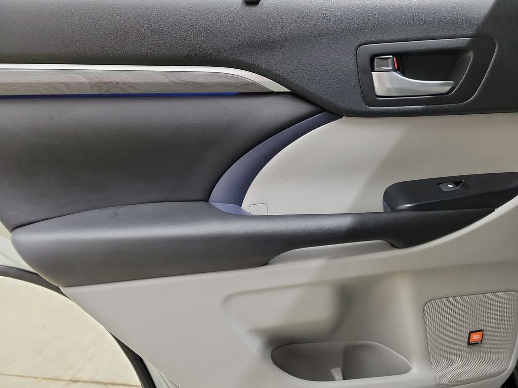 2017 Toyota Highlander Base