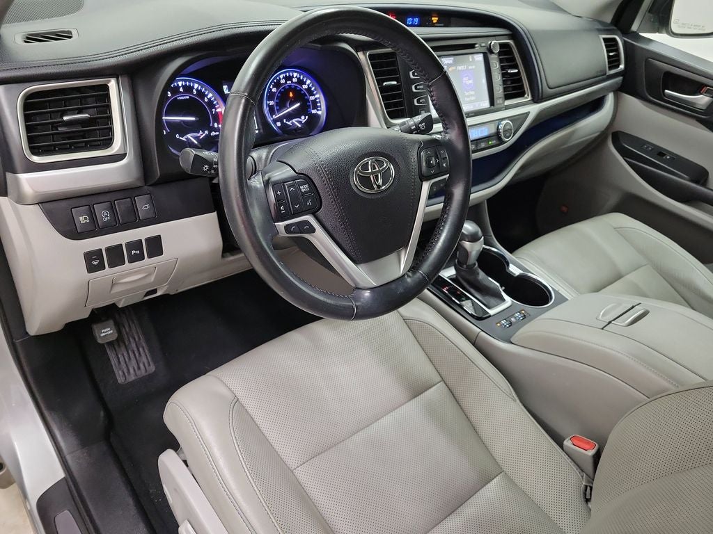 2017 Toyota Highlander Base