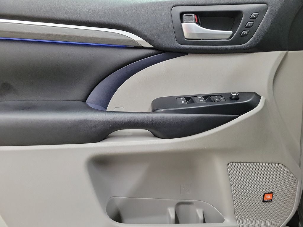 2017 Toyota Highlander Base