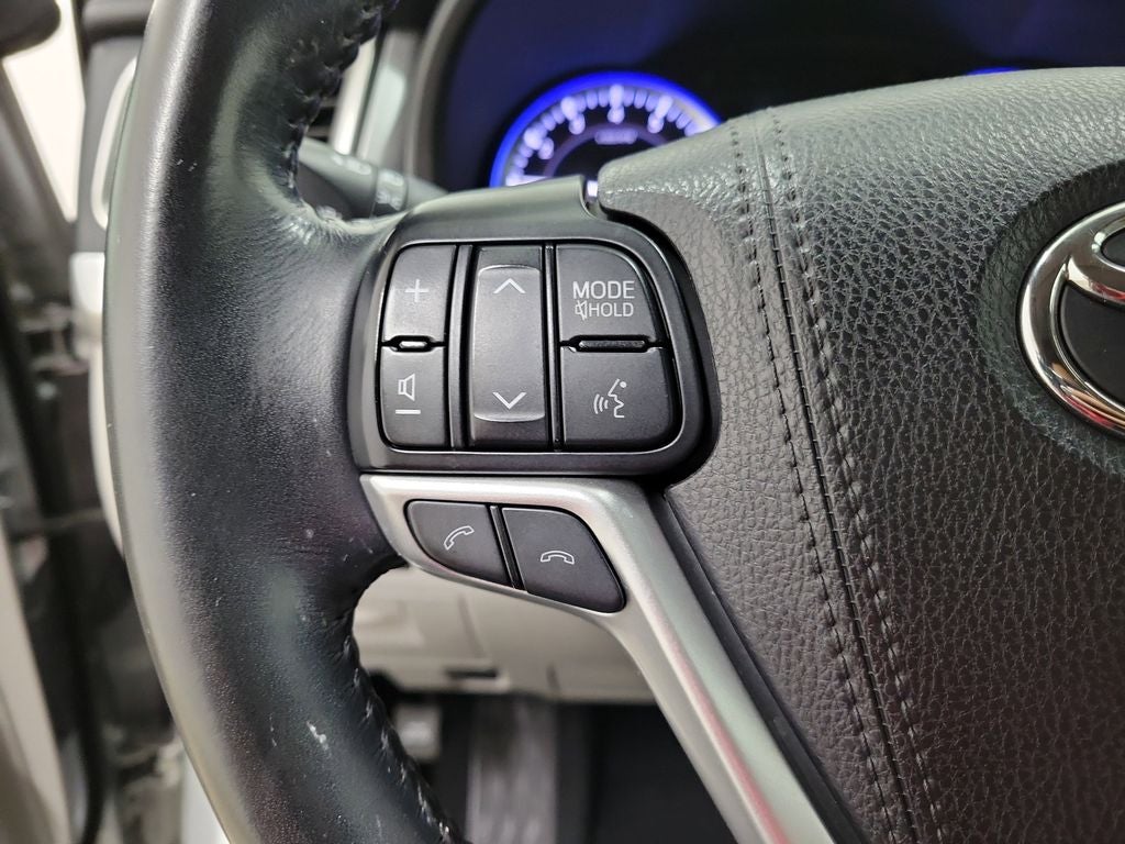 2017 Toyota Highlander Base