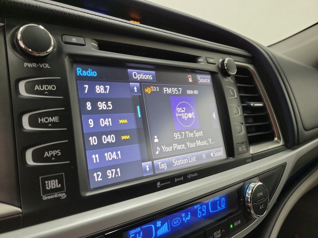 2017 Toyota Highlander Base