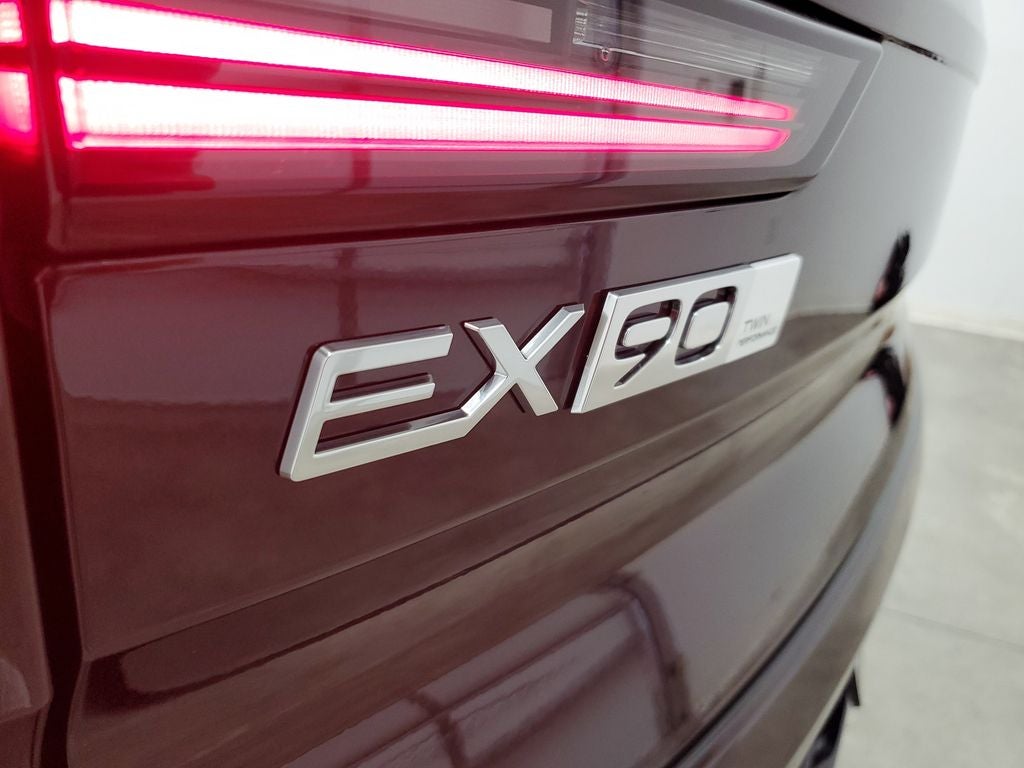 2025 Volvo EX90 Twin Motor Performance Ultra 6-Seater