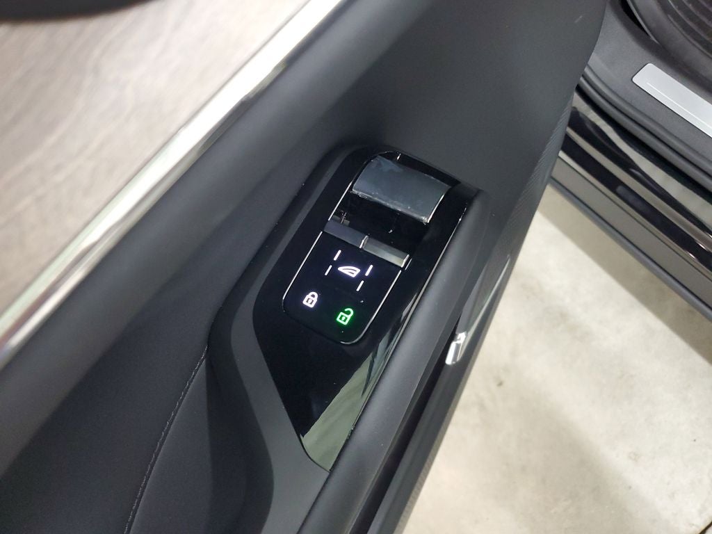 2025 Volvo EX90 Twin Motor Performance Ultra 6-Seater