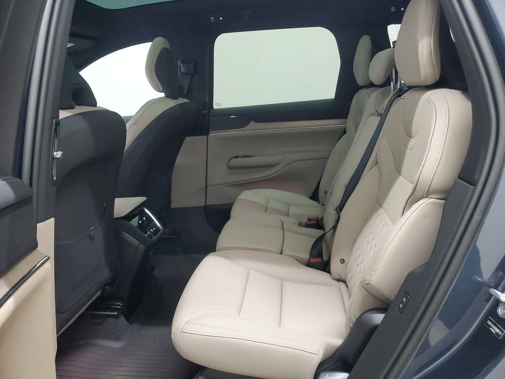 2025 Volvo EX90 Twin Motor Plus 7-Seater