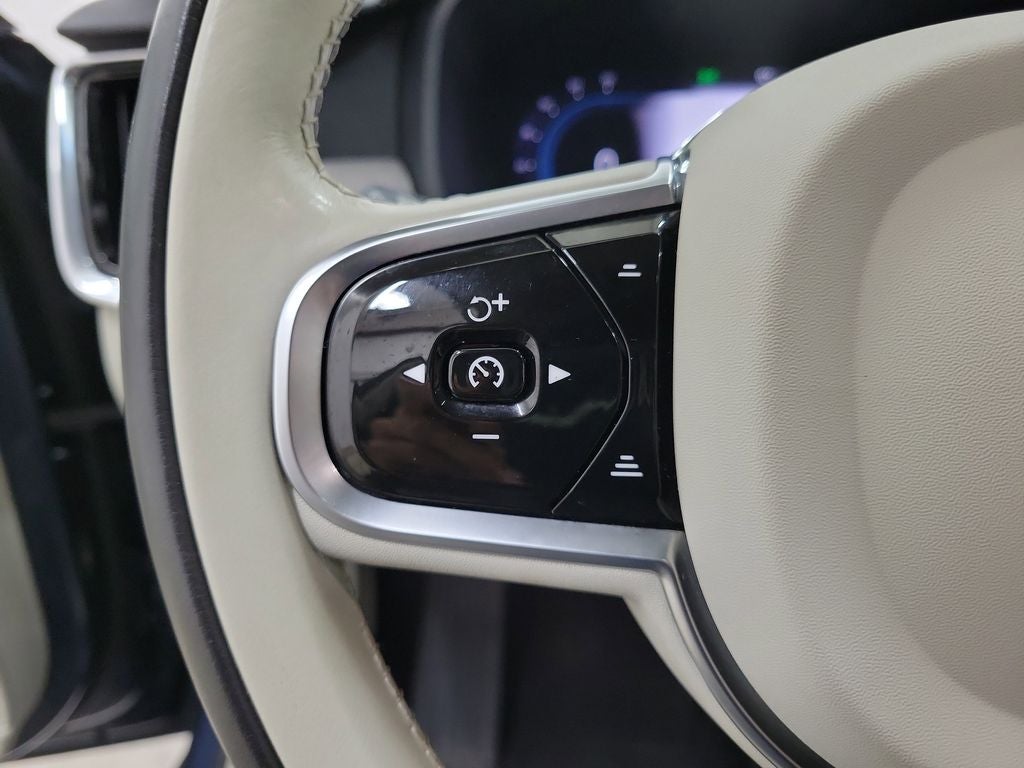 2023 Volvo S90 B6 Plus