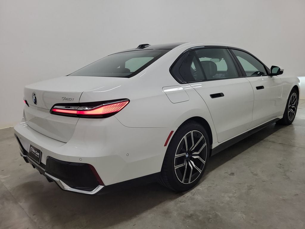 2024 BMW 7 Series 740i