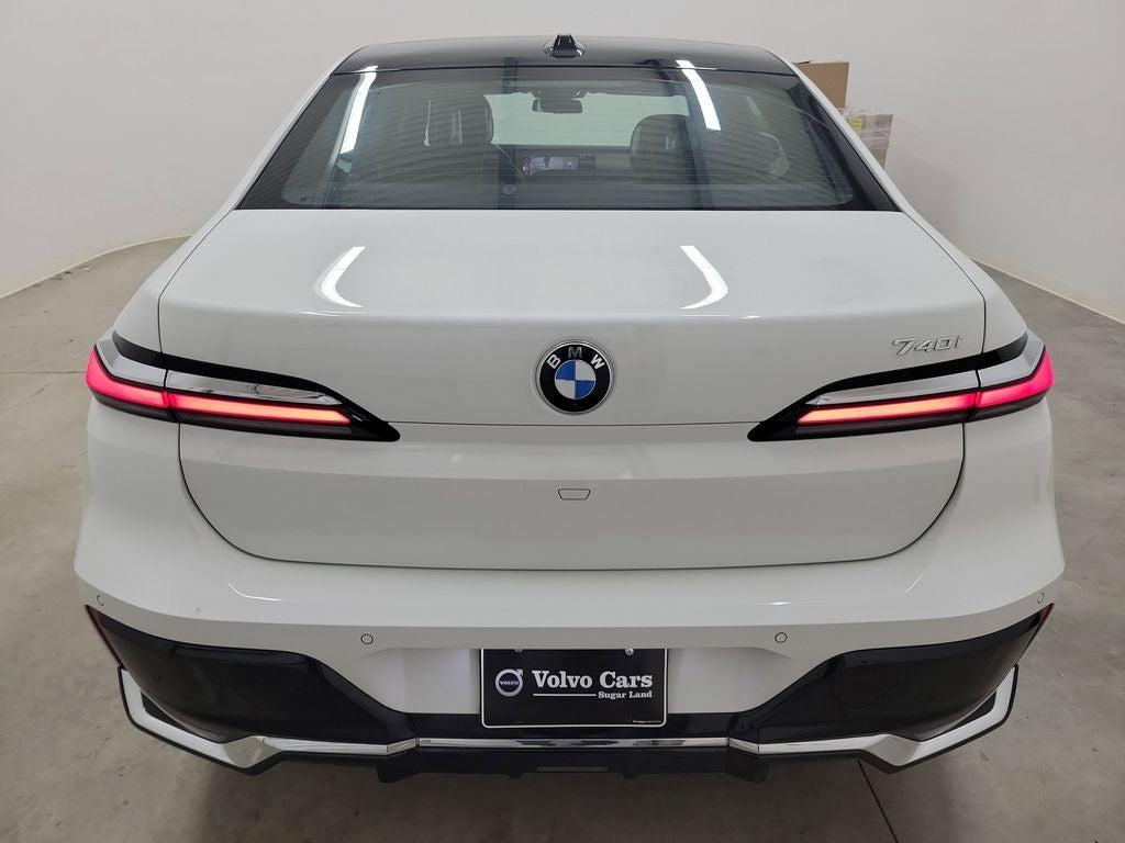2024 BMW 7 Series 740i