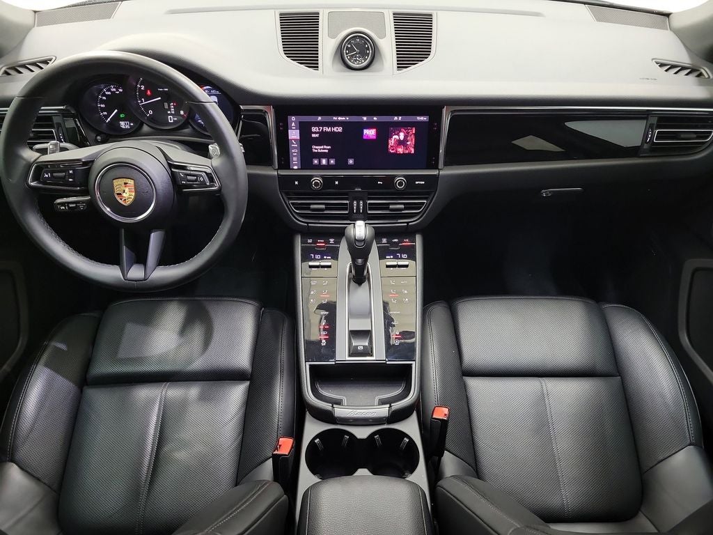 2025 Porsche Macan Base