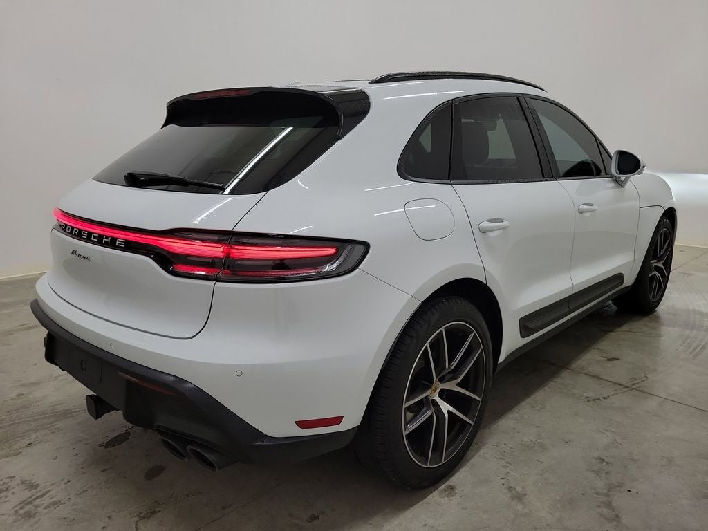 2025 Porsche Macan Base