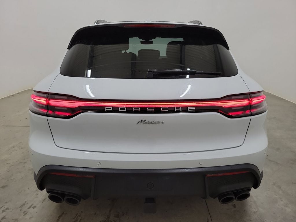 2025 Porsche Macan Base
