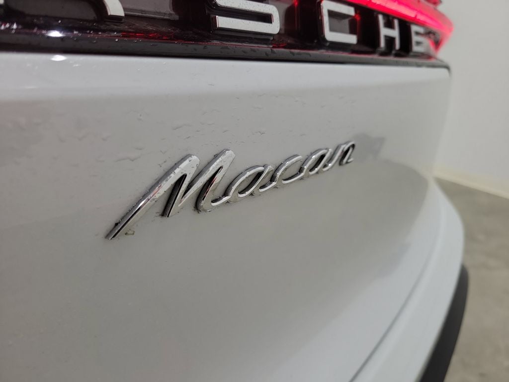 2025 Porsche Macan Base