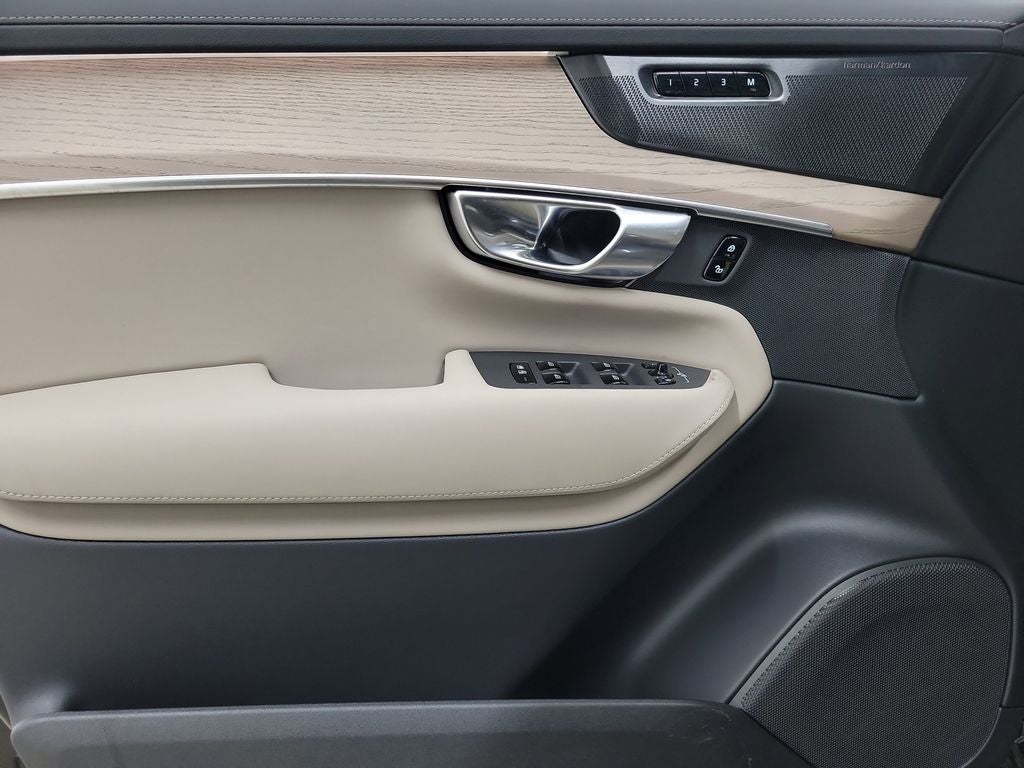 2026 Volvo XC90 B6 Ultra