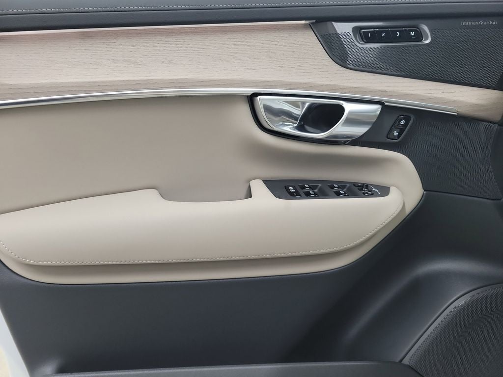 2026 Volvo XC90 B6 Plus 7-Seater