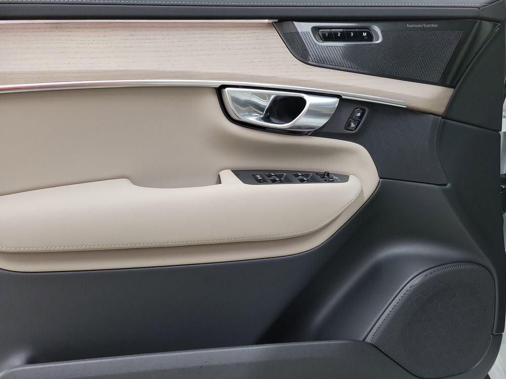 2026 Volvo XC90 B6 Plus 7-Seater