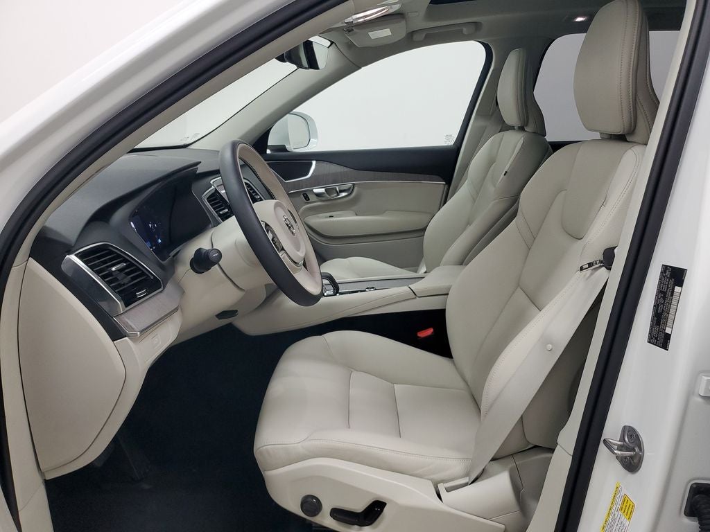 2025 Volvo XC90 B6 Plus 7-Seater