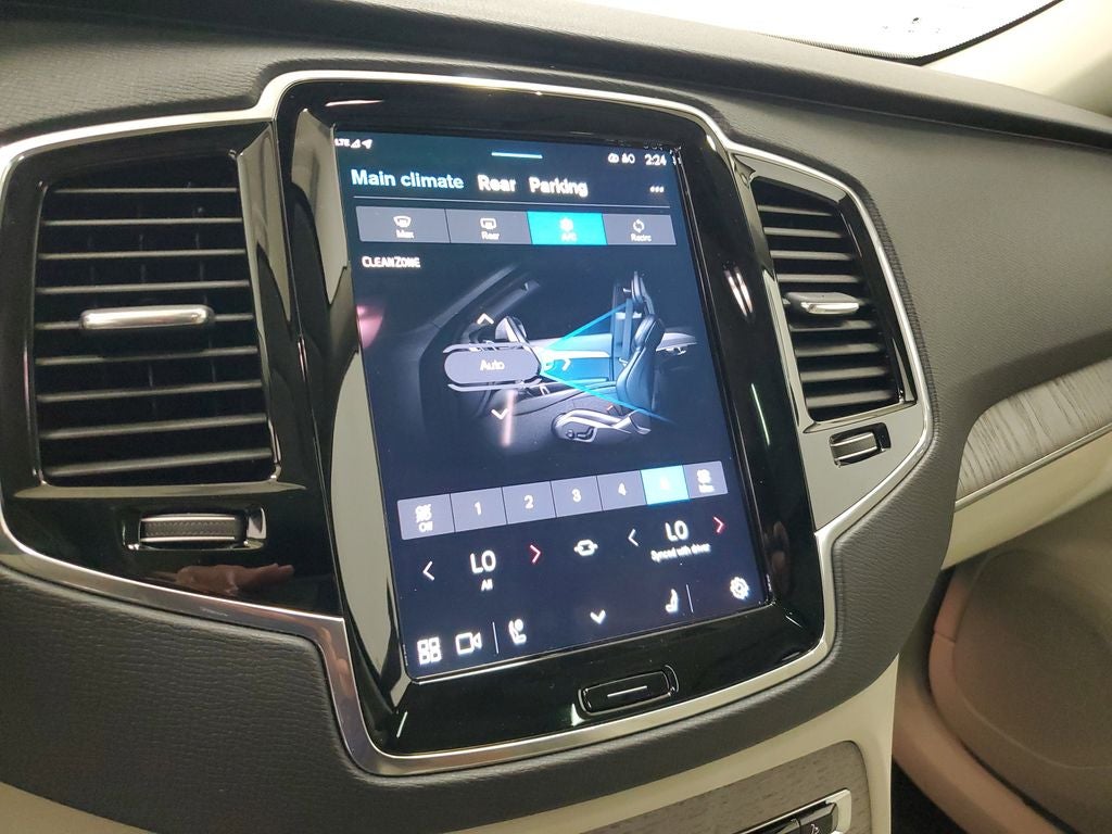 2025 Volvo XC90 B6 Plus 7-Seater