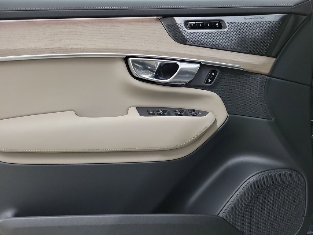 2026 Volvo XC90 B6 Plus 7-Seater