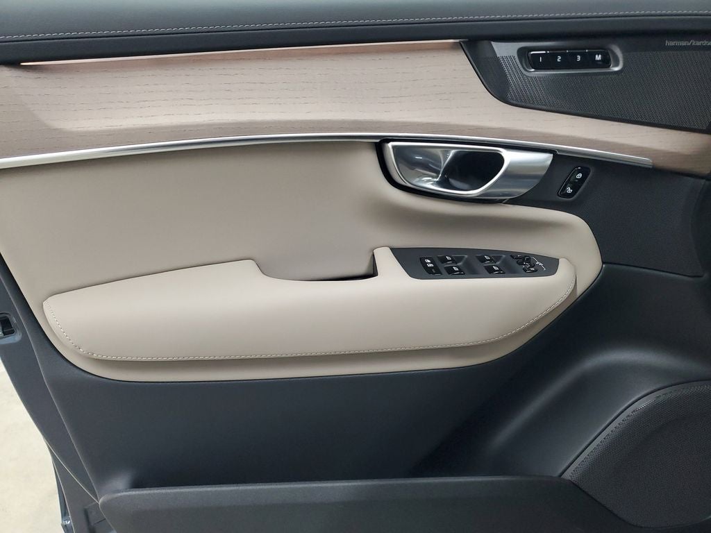 2026 Volvo XC90 B6 Plus 7-Seater