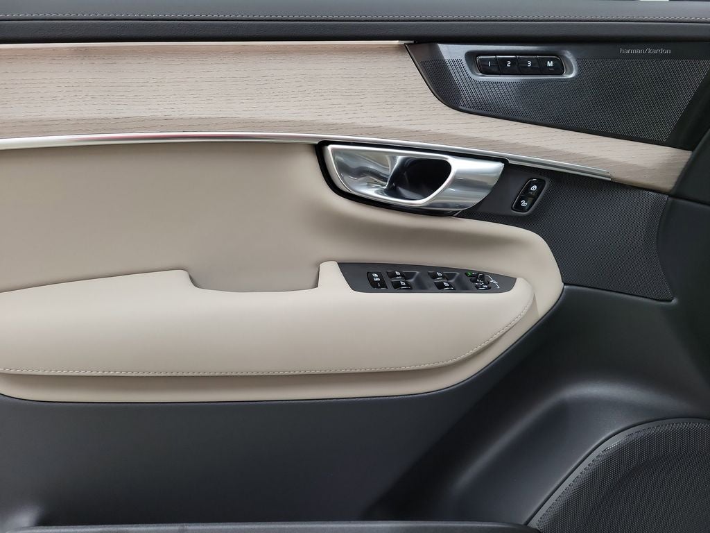 2026 Volvo XC90 B6 Plus 7-Seater