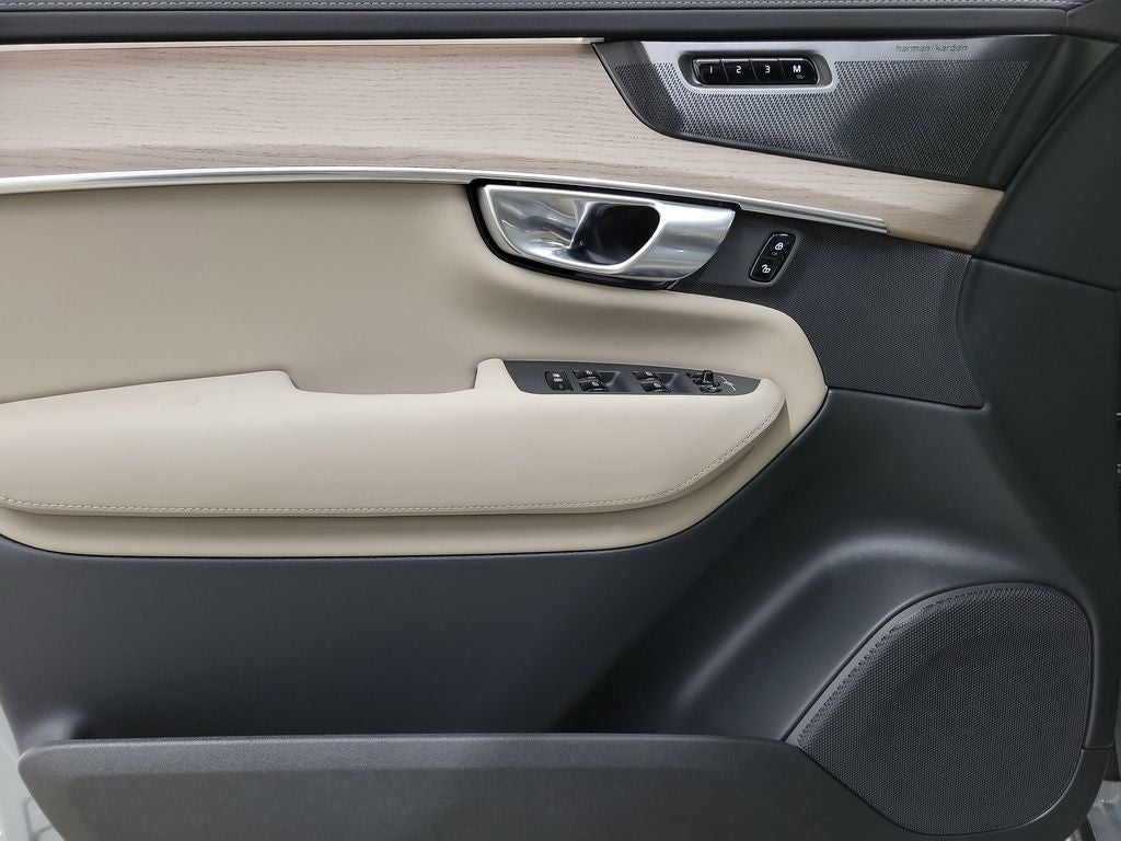 2026 Volvo XC90 B6 Plus 7-Seater