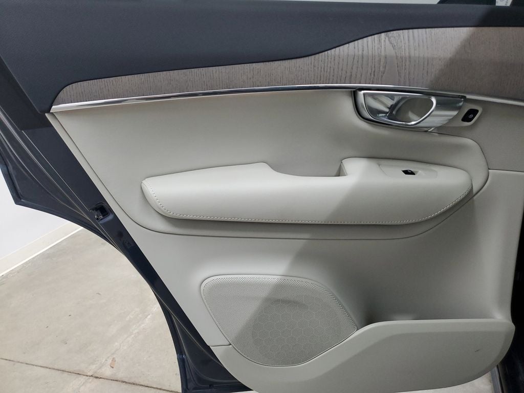 2025 Volvo XC90 B6 Plus 7-Seater