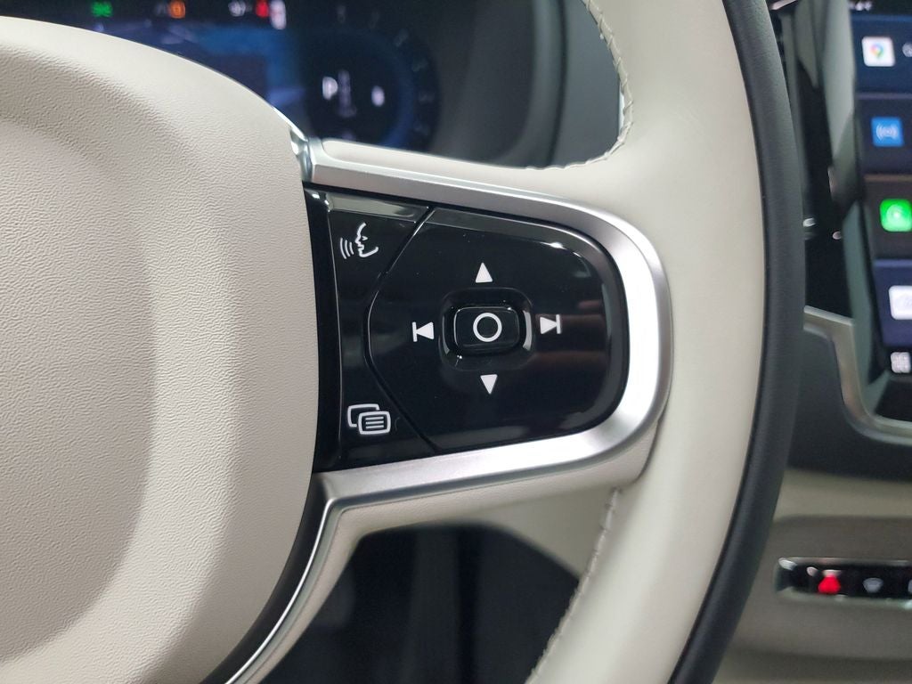 2025 Volvo XC90 B6 Plus 7-Seater