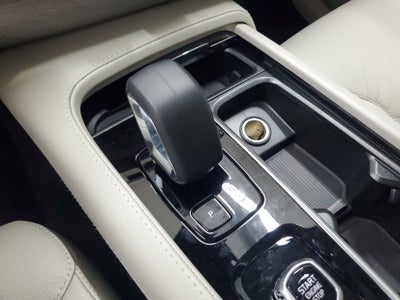 2025 Volvo XC90 B6 Plus 7-Seater