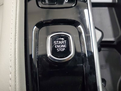 2025 Volvo XC90 B6 Plus 7-Seater