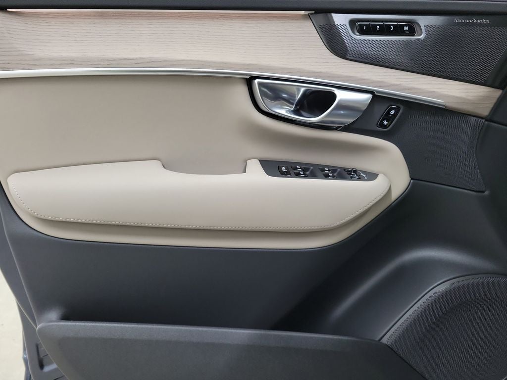 2026 Volvo XC90 B6 Plus 7-Seater