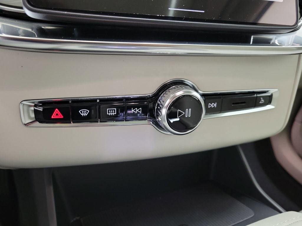 2026 Volvo XC90 B6 Ultra