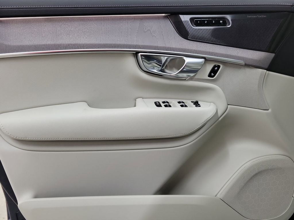 2026 Volvo XC90 B6 Ultra