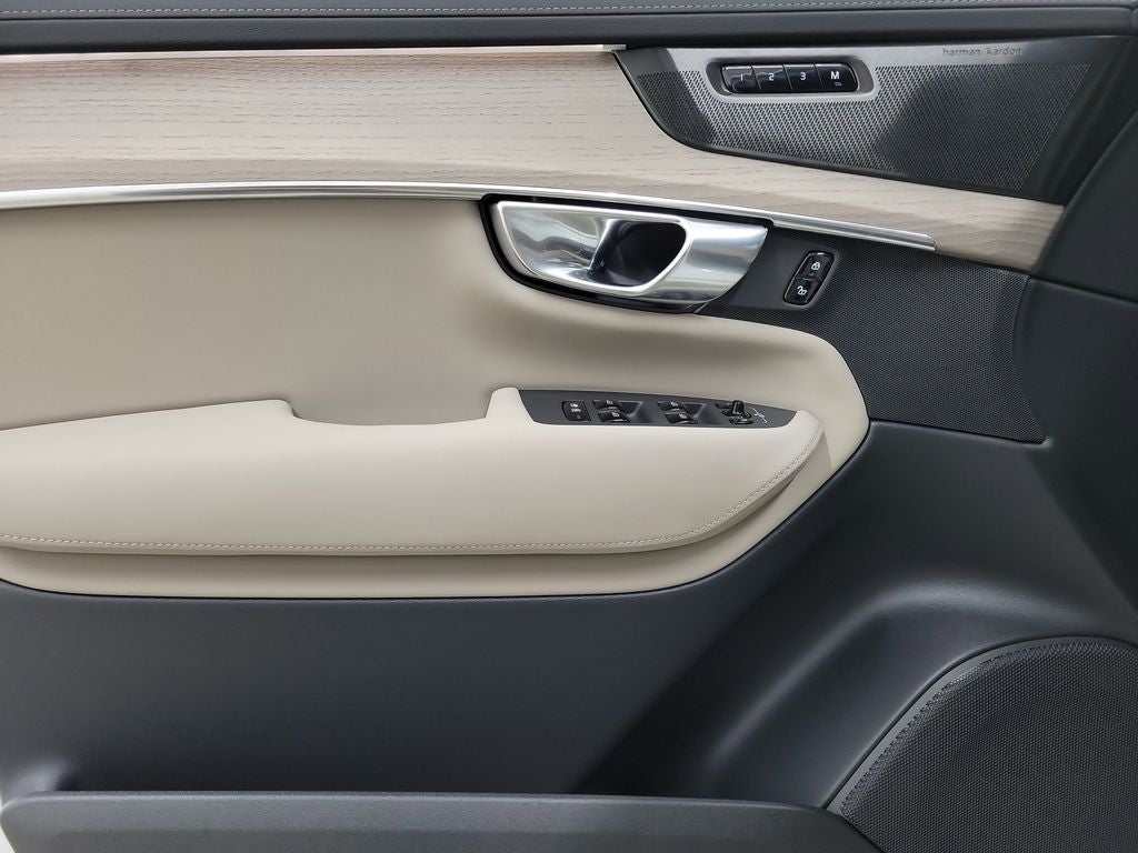 2026 Volvo XC90 B6 Ultra