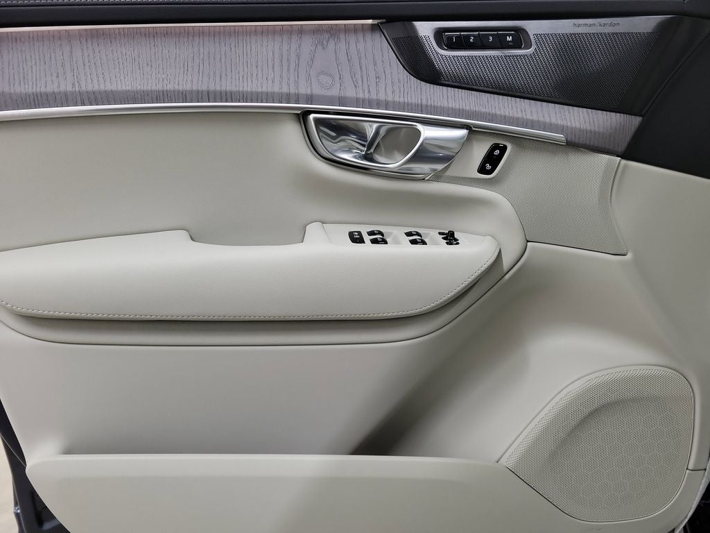 2026 Volvo XC90 B6 Ultra