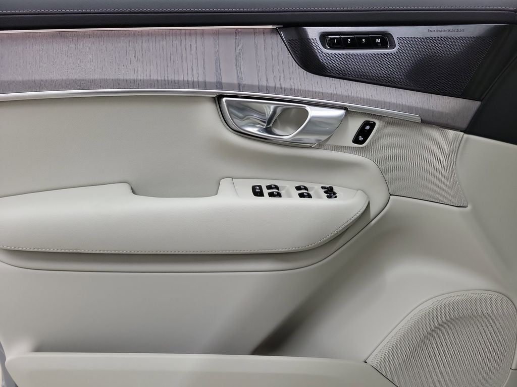 2026 Volvo XC90 B6 Ultra