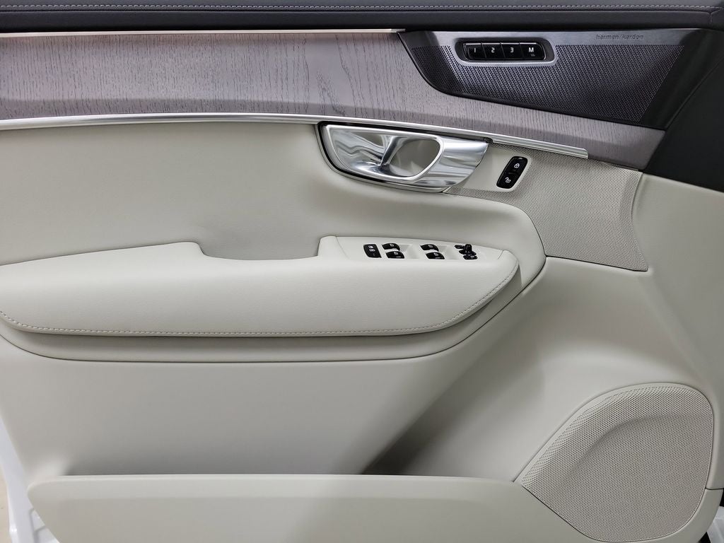 2026 Volvo XC90 B6 Ultra