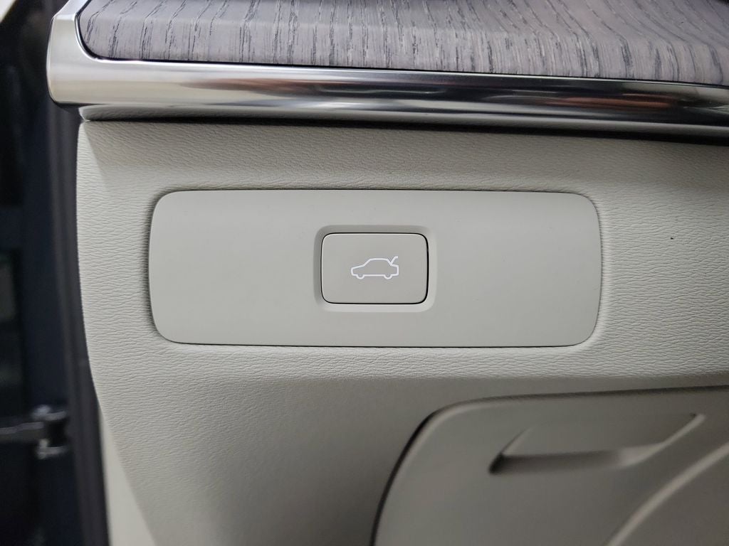 2026 Volvo XC90 B6 Ultra