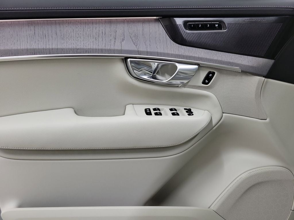 2026 Volvo XC90 B6 Ultra