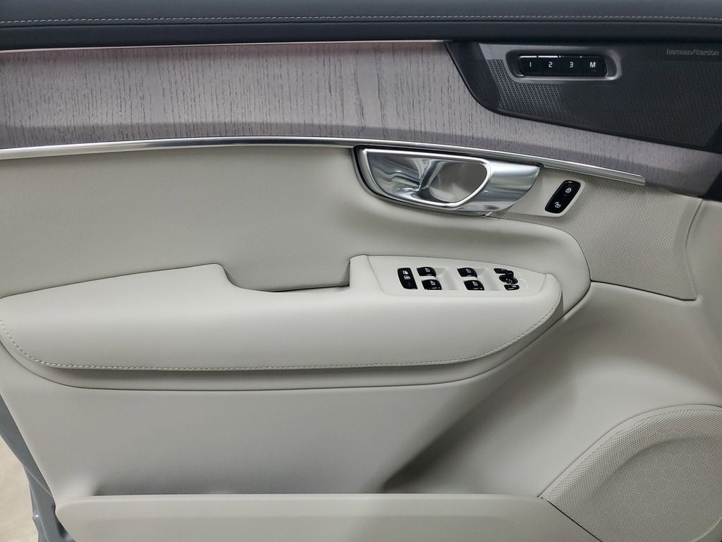 2026 Volvo XC90 B6 Ultra