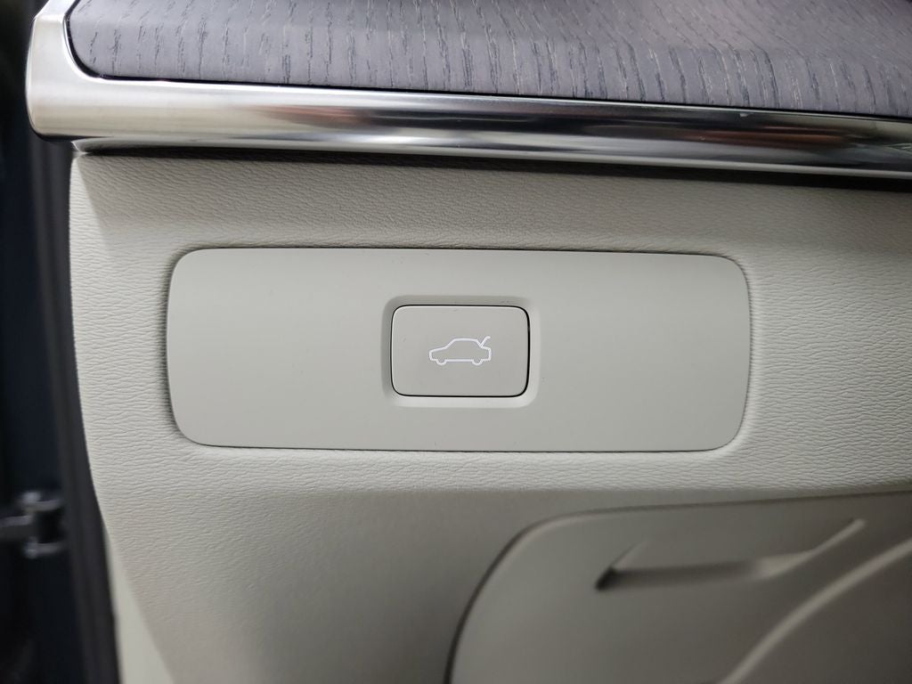 2026 Volvo XC90 B6 Ultra