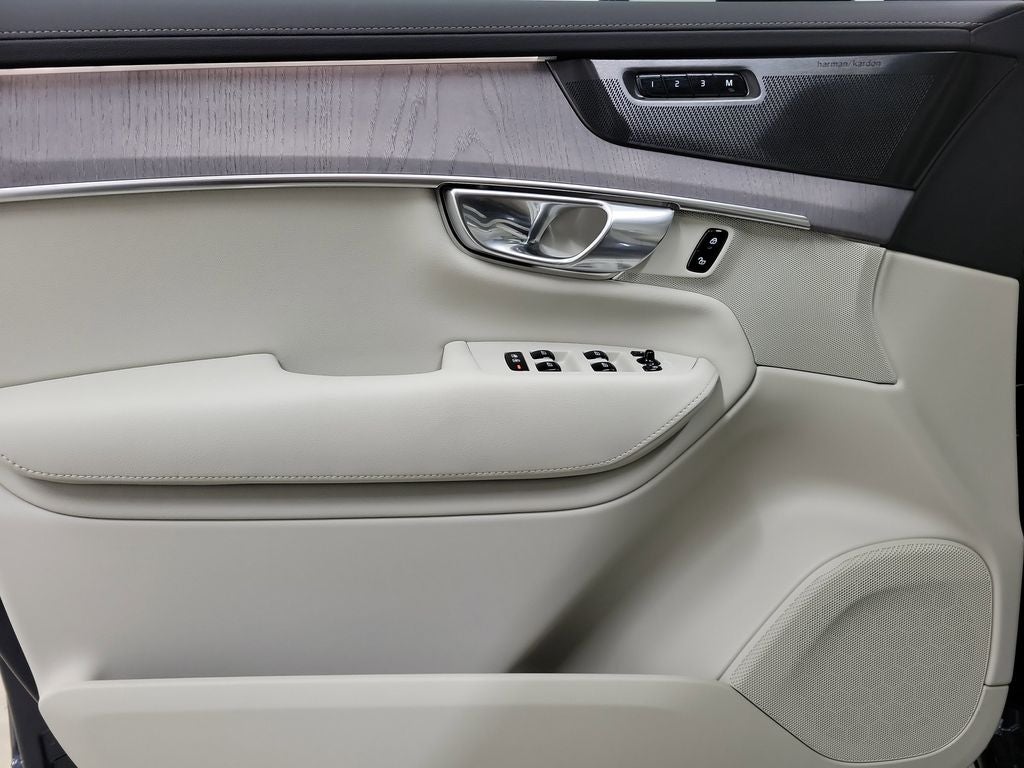 2026 Volvo XC90 B6 Ultra