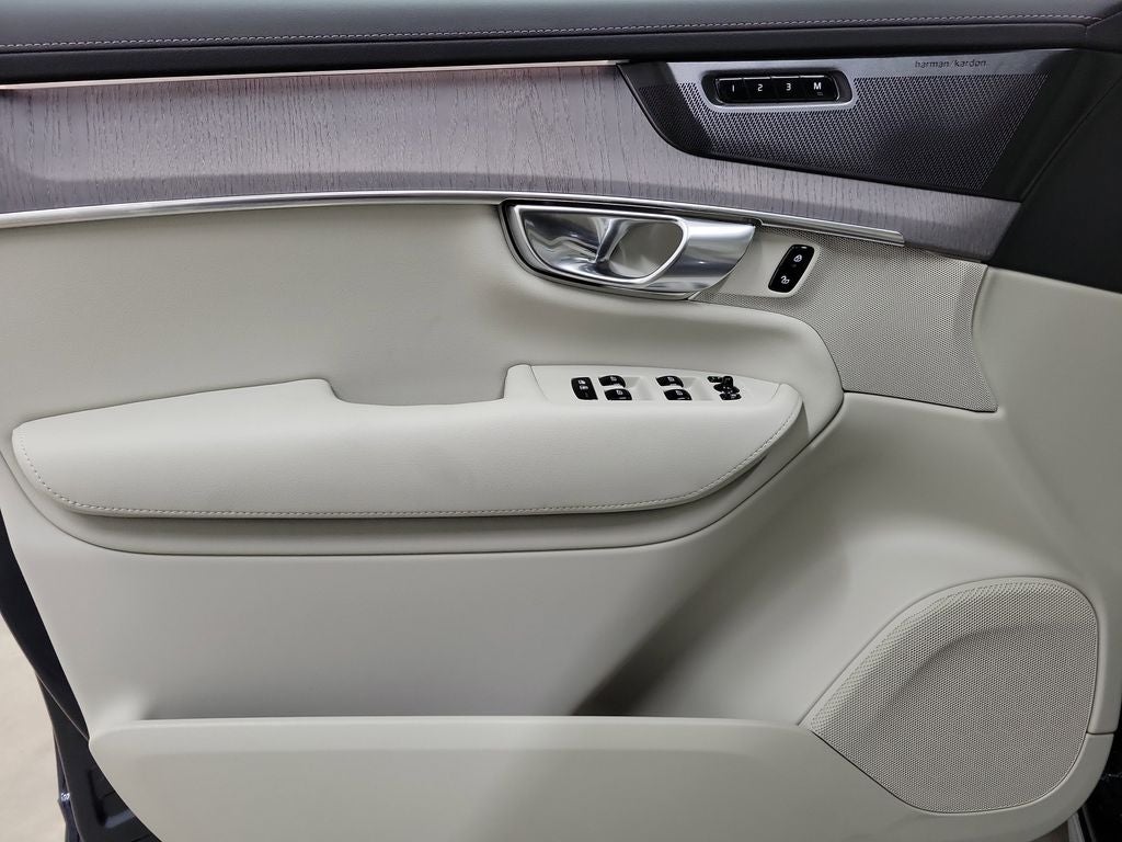 2026 Volvo XC90 B6 Ultra