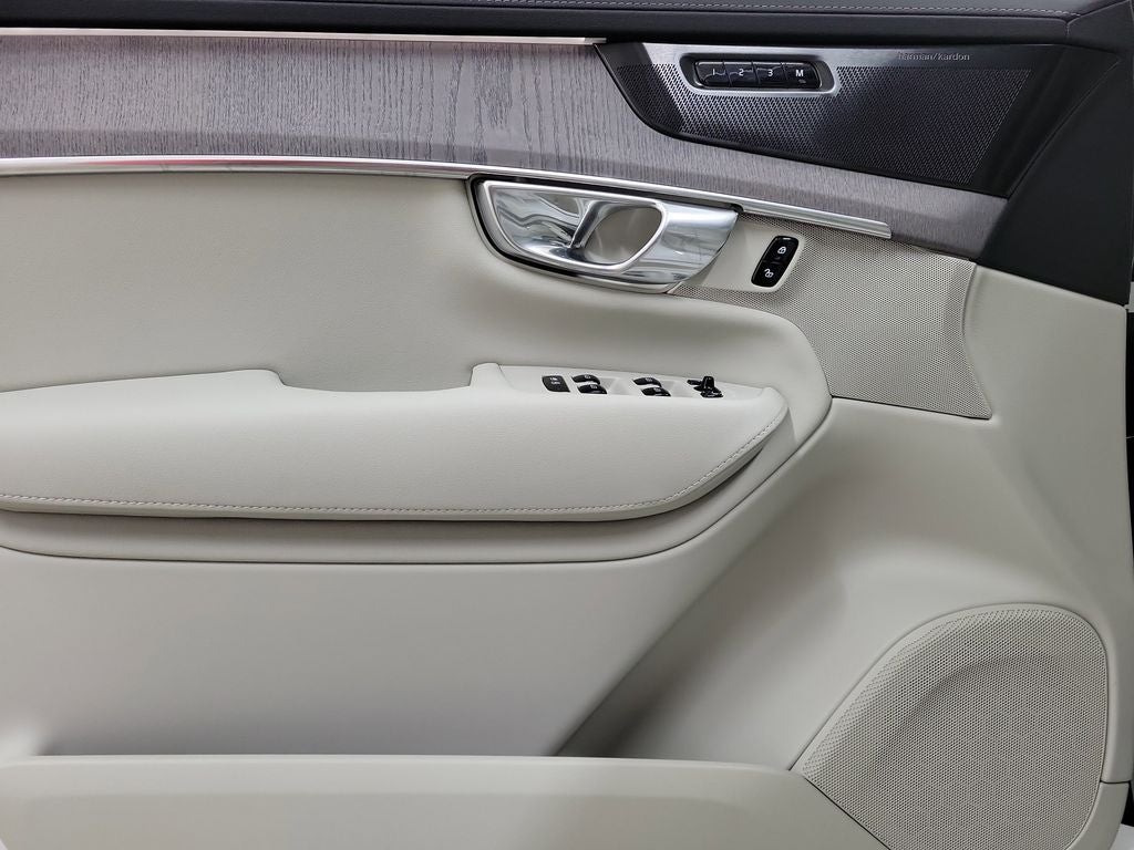 2026 Volvo XC90 B6 Ultra