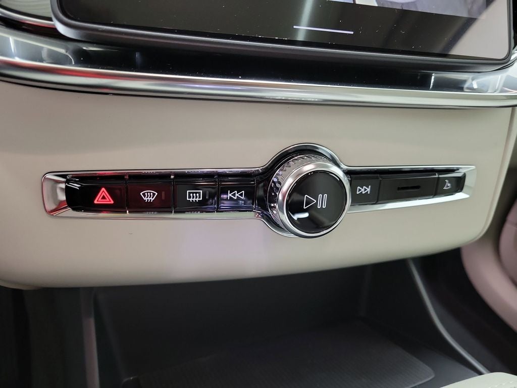 2026 Volvo XC90 B6 Ultra