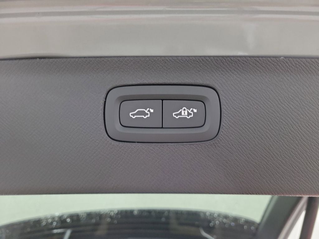 2026 Volvo XC90 B6 Core