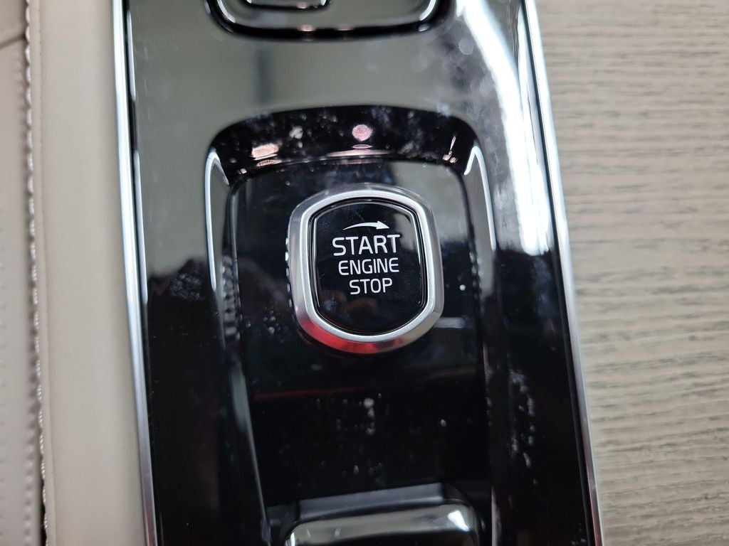 2026 Volvo XC90 B6 Core