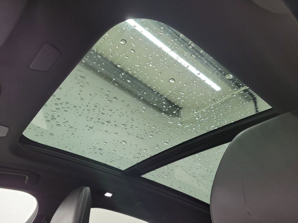 2022 Volvo XC60 B6 R-Design