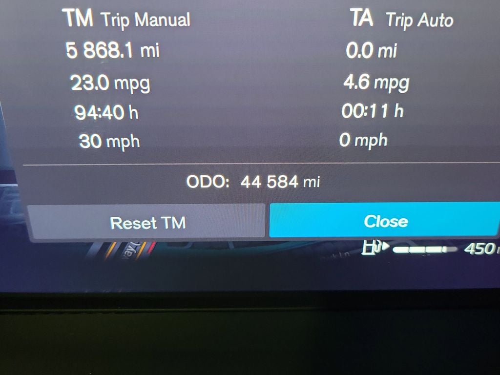 2022 Volvo XC60 B6 R-Design