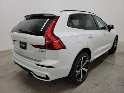 2022 Volvo XC60 B6 R-Design