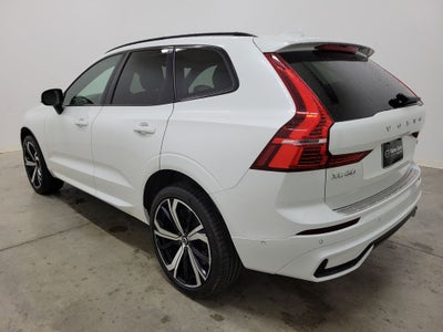 2022 Volvo XC60 B6 R-Design